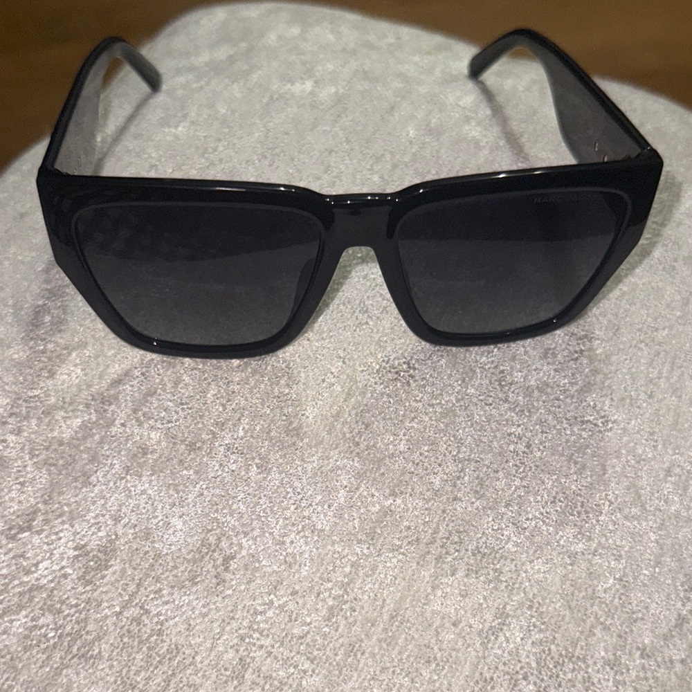 Marc Jacobs Black and Gold Square Sunglasses - Picture 5 of 5